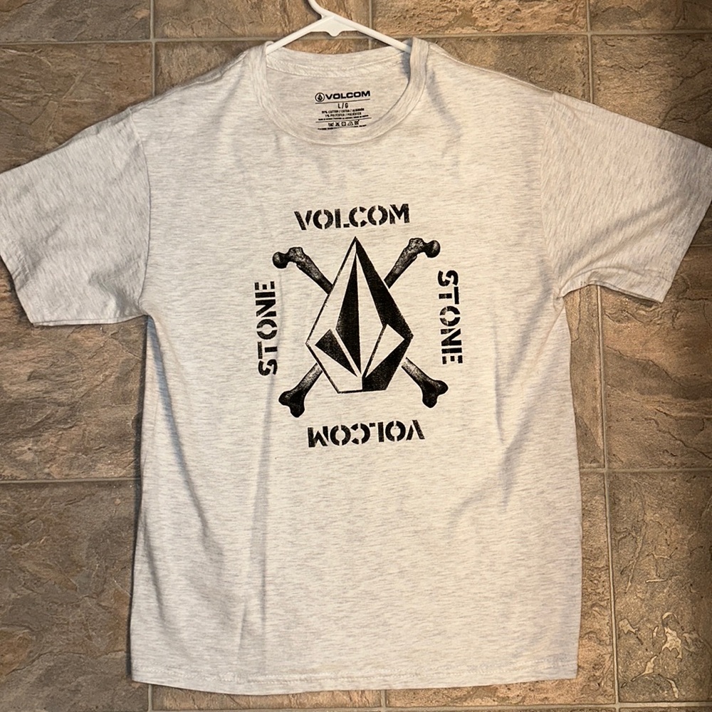 Volcom youth L shirt